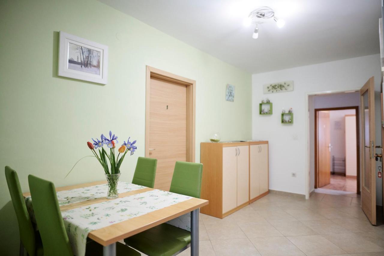 Guesthouse Villa Galovic Brseč Esterno foto
